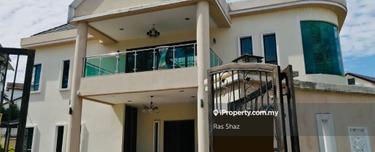 Hot Sale 2.5 Storey Big & Nice Bungalow Seksyen 7 Shah Alam 1