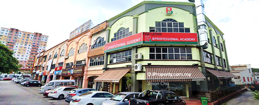 Exclusive 3 Storey Corner Shop at Seri Kembangan For Sale 1