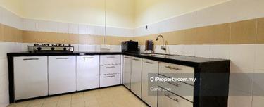 Poolview High Floor 1