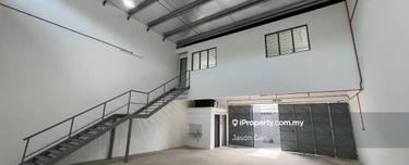 Prime location next to highway link factory for rent in Batu Caves! 1