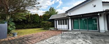 1-Storey Bungalow For Sale. Big Land. Easy Access to Amenities. 1