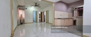 Top Floor Renovated/Non Bumi/Face Green/with Stata/Very Well Kept unit 1