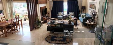 Beautiful Breezy Corner Unit  1