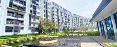Radia Residence block F with 3 parking & facing pool!! 1