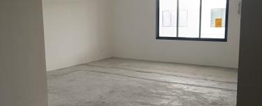 Limited office lot in Plaza Arkadia  1