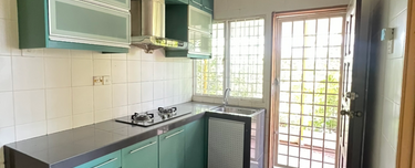 Very Big Semi D house. Well maintained condition.  1