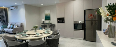 Goodwood Specialist With Many Units In Hand 1