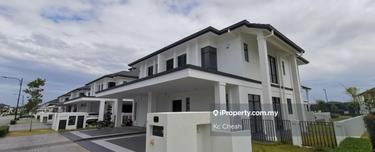 Endlot Semi-D house for Rent 1