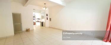 2sty Canal Garden Kota Kemuning partly furnished  for rent 1