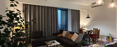 A freehold development neighbouring 5 urban developments 1
