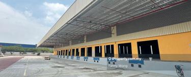 Port Klang Grade A Mega Warehouse Factory with Multi Loading Bays 1
