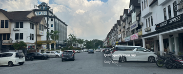 3 storey shop at Taman Tampoi Indah/ Johor Bahru 1