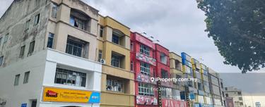 Good expose shop facing LDP Puchong 1