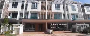 3 sty link house for Rent 1