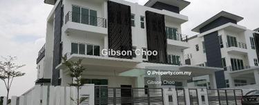 Several units are available. 3 storey semi-d in suria villa, cheras.  1