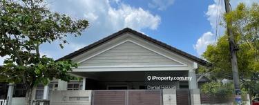 Corner Lot Renovated with Approval 1 Storey House Bandar Saujana Putra 1