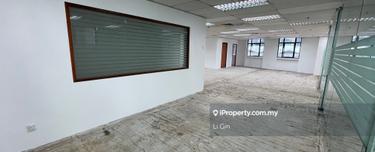 Must Sell! Prime Location Office. KLCC Landmark. Competitive Price 1