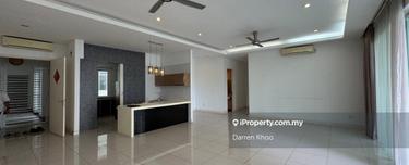 Big Unit with High Ceilings and Big Balcony 1
