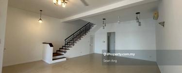 Limited 2.5sty house for sale  1