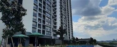 Next to MRT, shops, restaurants, schools 1