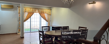 Semi detached house for rent in ss4 Kelana Jaya  1
