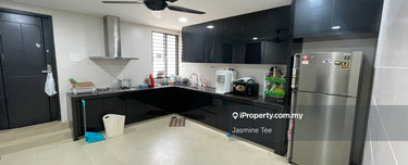 Ground floor, newly renovated, 3 bedrooms with 1 store rooms  1