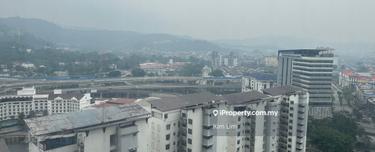 Practical layout, very bright and come with balcony. 1