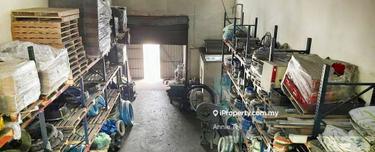 Mount Austin/ 1.5 Story Teres Factory/ Facing Main Road 1