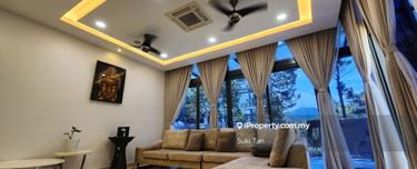 Tasteful Renovated Corner Super-Link Reed at Lakefields for sale 1