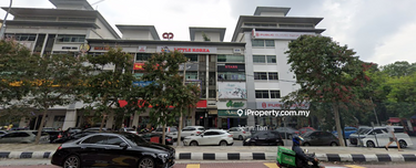 Comes with lift and facing main road 1
