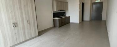 Queensville soho partial furnished  1