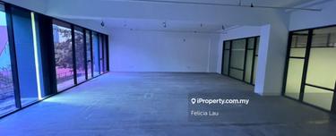 Office in Greenary, 2 side in glass 1