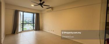 Nova Saujana Condominium Ara Damansara for Sale.Next to Pool.5th Floor 1