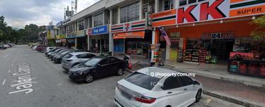Ground floor Shop Surrounded by residential areas & schools for rent : 1