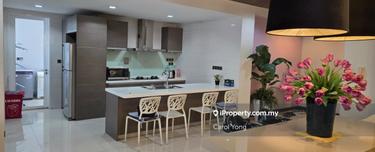 Just Listed! Meticulous Maintain Unit Available For Rent! 1