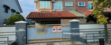 Semi detached house for sale at hot area with walking distance to bank 1
