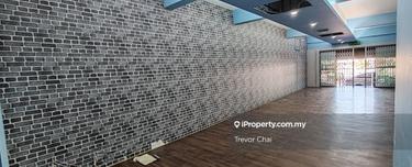 Intermediate first roll fronting main road Ground Floor shop for rent 1