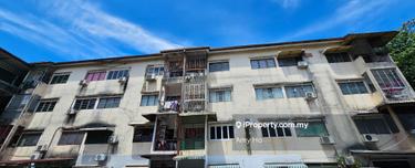 Ground Floor Freehold apartment, Ground Floor Easy access high ceiling 1