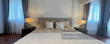 Elegant bungalow in Prestigous neighbourhood . 1