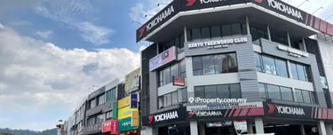 Corner lot Taipan  2 G Floor  shop for rent  1