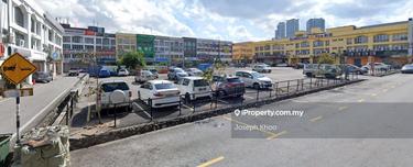 Puchong jaya 3.5 storey shop near LRT 1