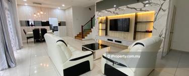 Beautiful Renovated Cluster House with Artificial Turf for easy 1