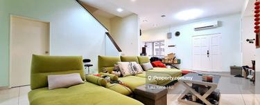 2.5 Sty Landed Blw Bank Value Near Mrt Fully Renovated Nice, Tip Top  1