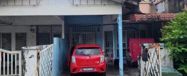 Very below market in bandar country homes call Andy for veiwng  1