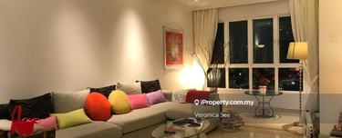 Overlooking city view and swimming pool. Corner unit and quiet 1