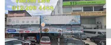Jalan Besar Ampang/ Main road shop to let 1