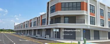 Uptown Square Rimbayu Corner lot for rent Facing Lotus & Mc Donald 1