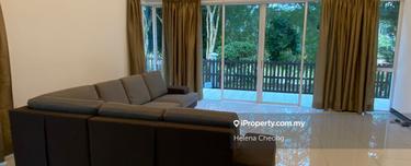 Lake view bungalow to let. Must view. 1