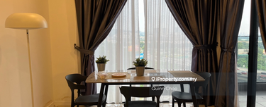 Female room for rent 1