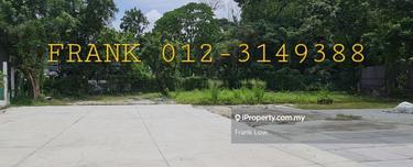 Flat land facing main road 1